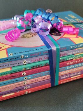 SWEET VALLEY HIGH TWINS GIRLS LOT OF 8 VINTAGE 80s PB BOOKS BY FRANCINE PASCAL